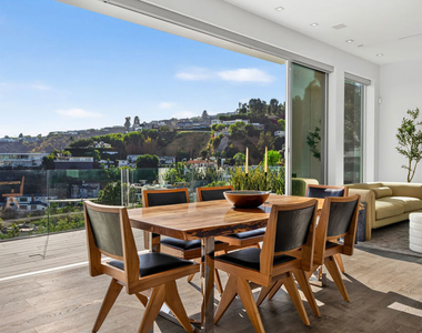 8760 Hollywood Boulevard - Photo Thumbnail 11