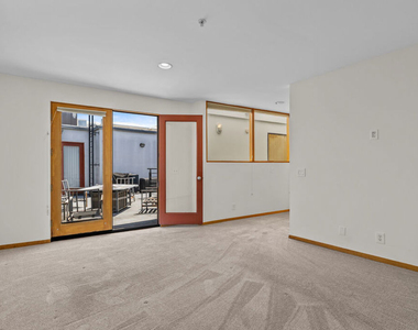 343 Rennie Avenue - Photo Thumbnail 10