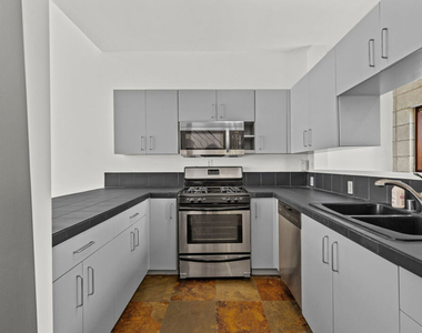 343 Rennie Avenue - Photo Thumbnail 3