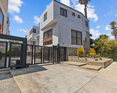 343 Rennie Avenue - Photo Thumbnail 15