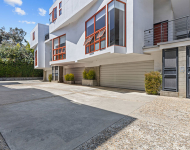 343 Rennie Avenue - Photo Thumbnail 14
