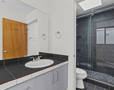 343 Rennie Avenue - Photo Thumbnail 11