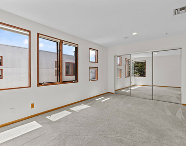 343 Rennie Avenue - Photo Thumbnail 6