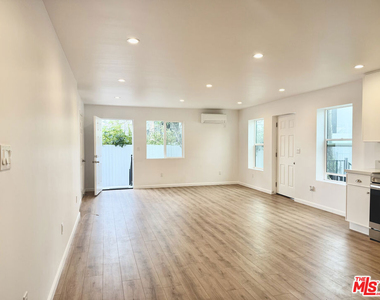 384 Hargrave Street - Photo Thumbnail 10
