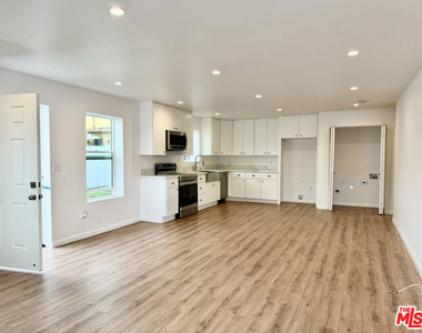 384 Hargrave Street - Photo Thumbnail 6