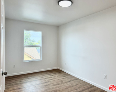 384 Hargrave Street - Photo Thumbnail 21