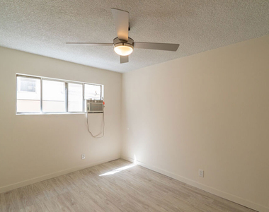 7548 W Hampton Avenue - Photo Thumbnail 50
