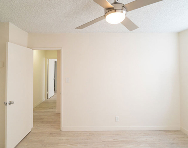 7548 W Hampton Avenue - Photo Thumbnail 53