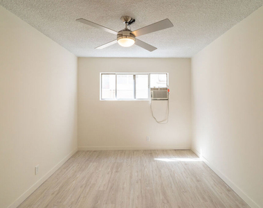 7548 W Hampton Avenue - Photo Thumbnail 54