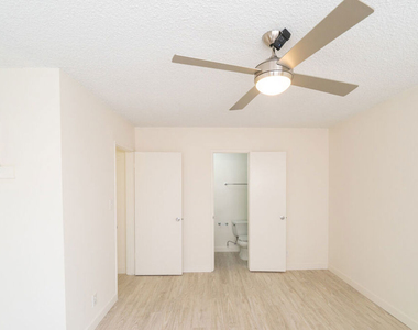 7548 W Hampton Avenue - Photo Thumbnail 44
