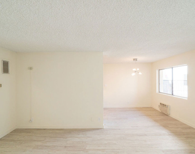 7548 W Hampton Avenue - Photo Thumbnail 7