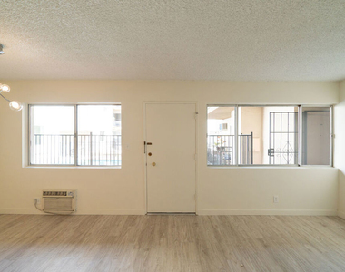 7548 W Hampton Avenue - Photo Thumbnail 36