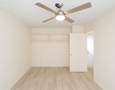 7548 W Hampton Avenue - Photo Thumbnail 25