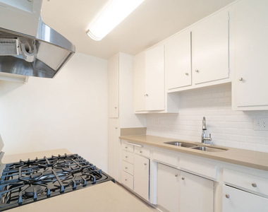 7548 W Hampton Avenue - Photo Thumbnail 3