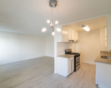 7548 W Hampton Avenue - Photo Thumbnail 29
