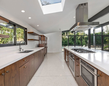7560 Lolina Lane - Photo Thumbnail 16