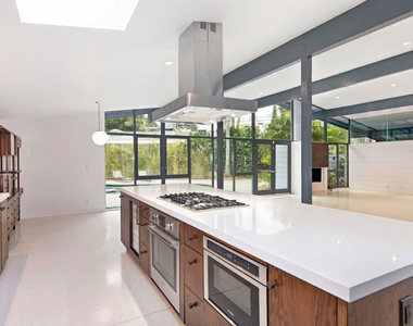 7560 Lolina Lane - Photo Thumbnail 17