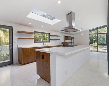 7560 Lolina Lane - Photo Thumbnail 15
