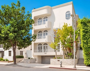9921 Durant Drive - Photo Thumbnail 22