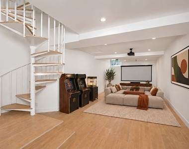 9921 Durant Drive - Photo Thumbnail 9