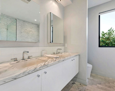 8925 Dorrington Avenue - Photo Thumbnail 7