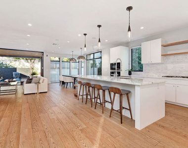 8925 Dorrington Avenue - Photo Thumbnail 2