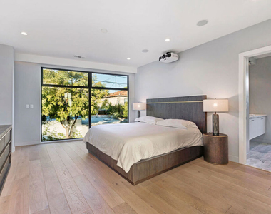 8925 Dorrington Avenue - Photo Thumbnail 6