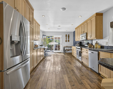9002 Norma Place - Photo Thumbnail 12