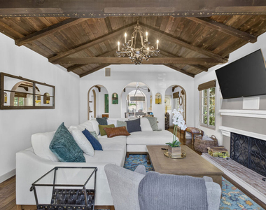 9002 Norma Place - Photo Thumbnail 7