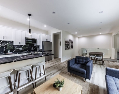 9024 Phyllis Avenue - Photo Thumbnail 2