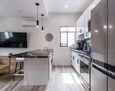 9024 Phyllis Avenue - Photo Thumbnail 8