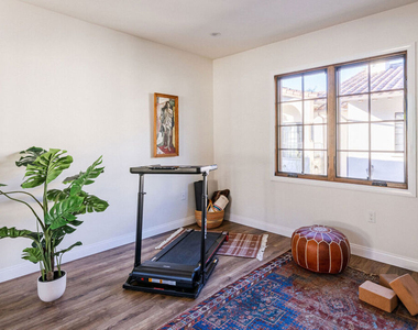 388 S Los Robles Avenue - Photo Thumbnail 21