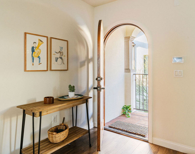 388 S Los Robles Avenue - Photo Thumbnail 4