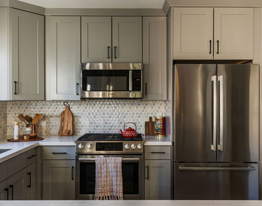 388 S Los Robles Avenue - Photo Thumbnail 11