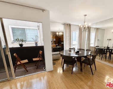 117 S Doheny Drive - Photo Thumbnail 1