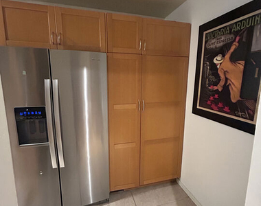 117 S Doheny Drive - Photo Thumbnail 3
