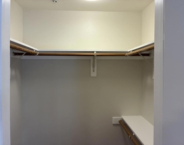 150 N River Circle - Photo Thumbnail 12