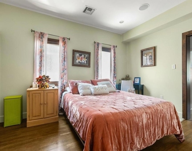 1834 Clove St - Photo Thumbnail 24