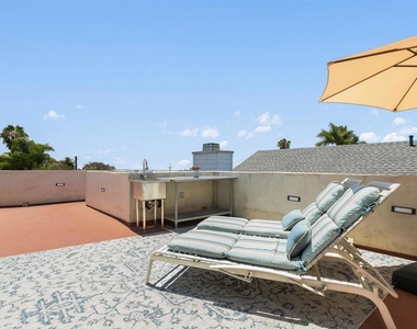 1834 Clove St - Photo Thumbnail 39