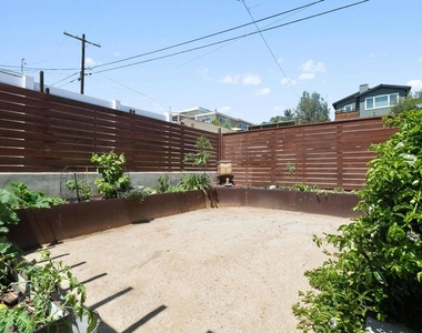 1834 Clove St - Photo Thumbnail 17