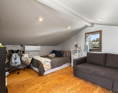 1834 Clove St - Photo Thumbnail 32