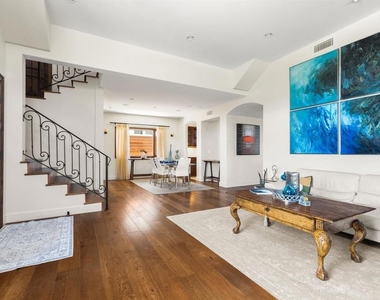 1834 Clove St - Photo Thumbnail 4