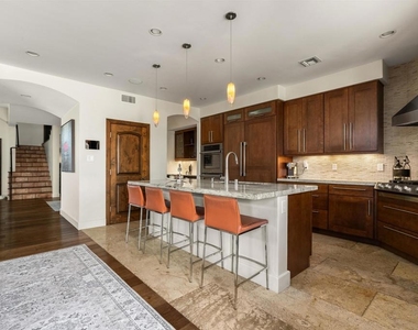 1834 Clove St - Photo Thumbnail 7
