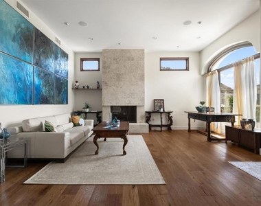 1834 Clove St - Photo Thumbnail 5