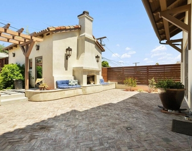 1834 Clove St - Photo Thumbnail 15