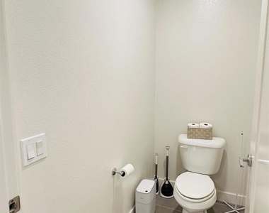 2420 Community Ln - Photo Thumbnail 15