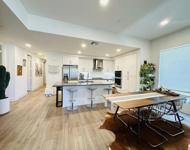 2420 Community Ln - Photo Thumbnail 3