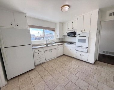 1741 Lahoud - Photo Thumbnail 27