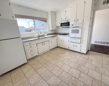 1741 Lahoud - Photo Thumbnail 24