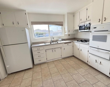 1741 Lahoud - Photo Thumbnail 25